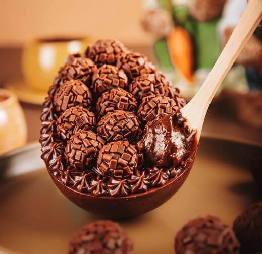 Ovo de Páscoa de Colher - Brigadeiro (1)